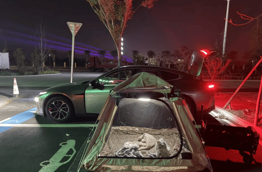 期间年轻人旅行掀起“帐篷过夜”热潮不朽情缘mg不住酒店住帐篷！国庆(图3)